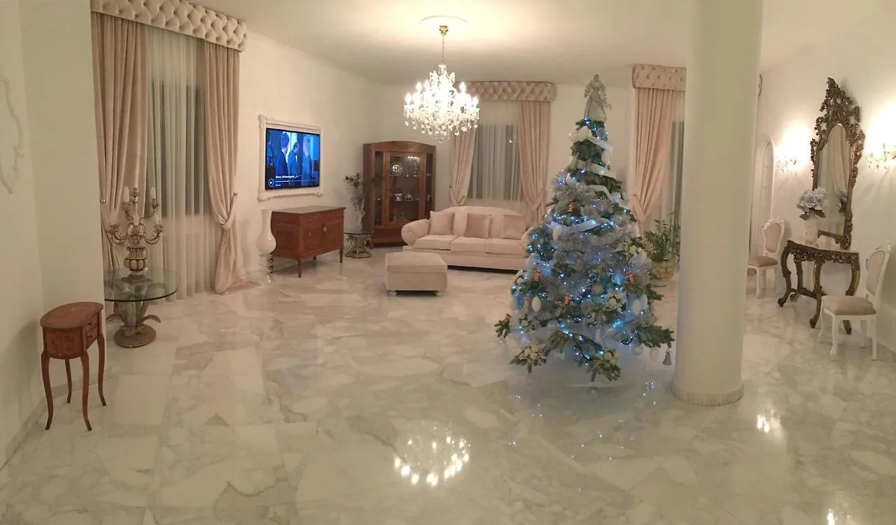 Villa Nicolaus Bari 2*,